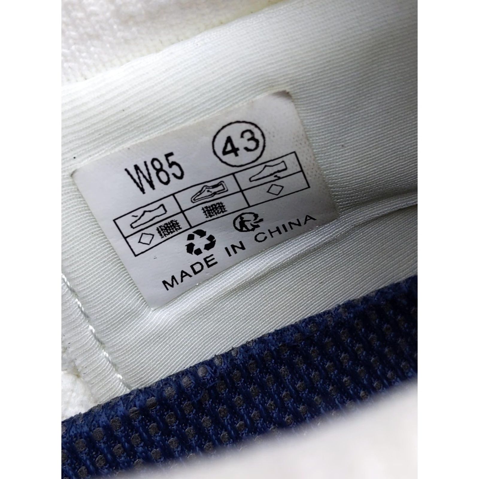 Vintage WHITIN Mens 9.5 White Knit Low Top Athletic Sneakers Gum Shoe Size 9.5 White Sneakers Gym & Training Shoes Mens Shoes Size US M / EU 48-50 / 2 - 6 Thumbnail