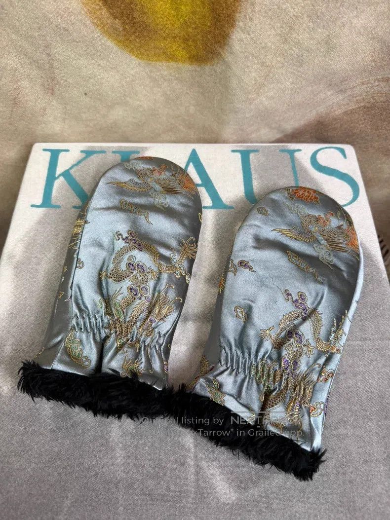 Undercover Undercover Palace Dragon and Phoenix Embroidered Gloves Size ONE SIZE - 1 Thumbnail