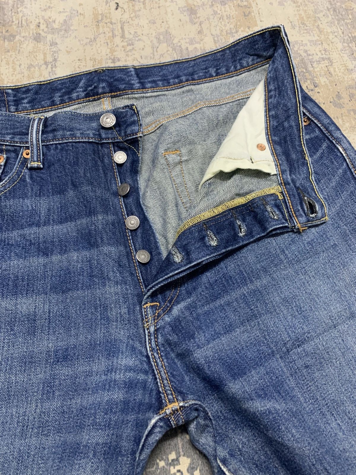 Levi's Vintage Levi's 501 Blue Wash Jeans Size US 35 - 4 Thumbnail