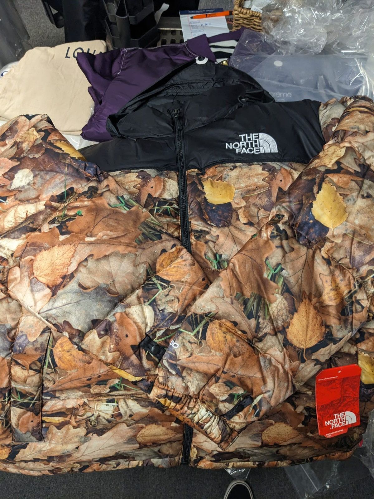 Supreme FW16 SUPREME THE NORTH FACE NUPTSE JACKET LEAVES TNF L Size US L / EU 52-54 / 3 - 5 Thumbnail