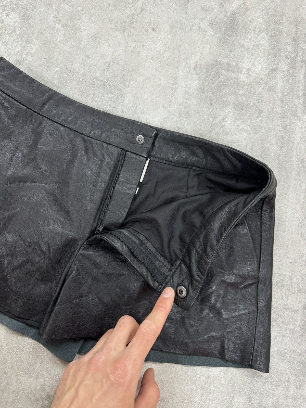 Zara KAIA x ZARA Leather mini skirt Women’s size XS Size 25" / US 0 / IT 36 - 7 Thumbnail