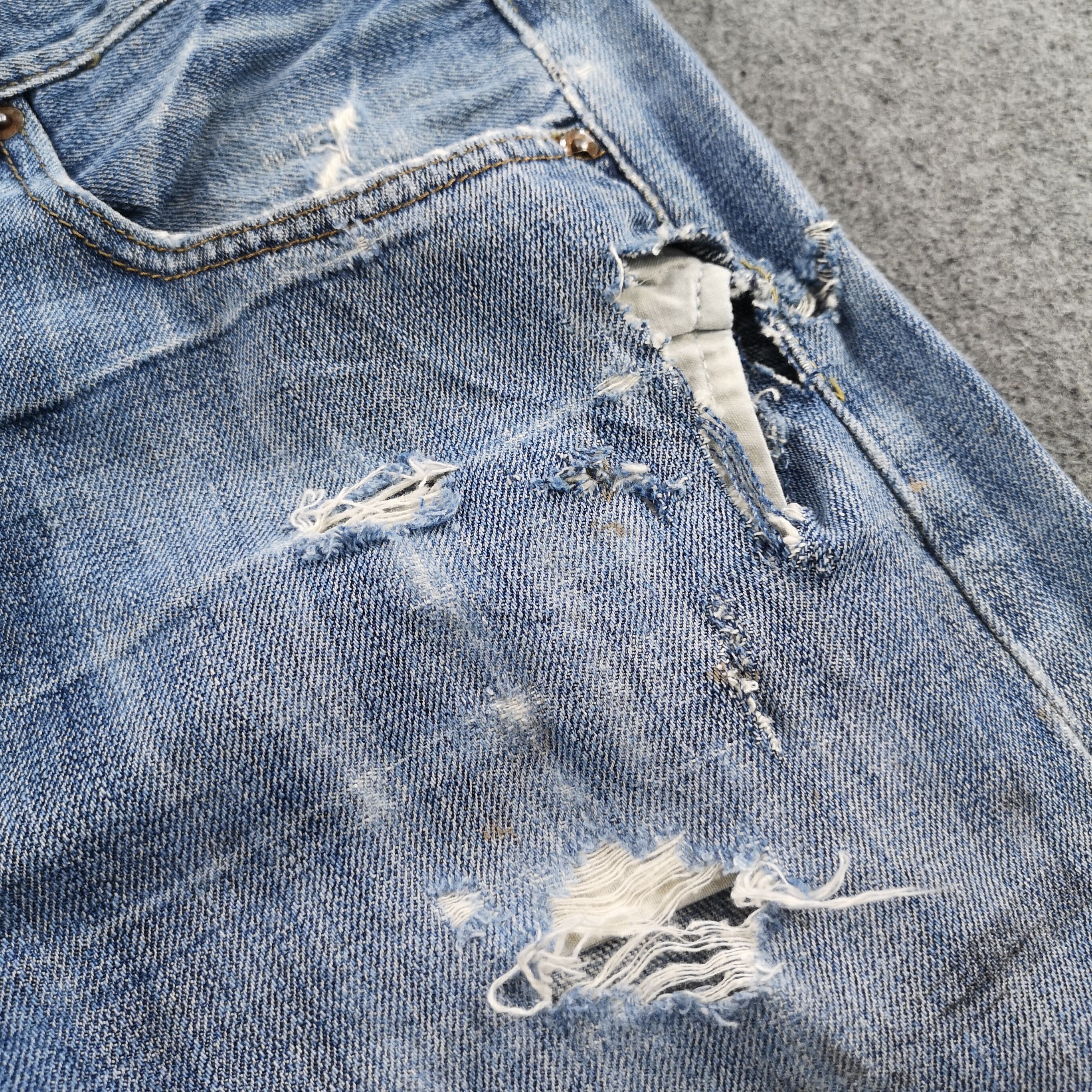 Levi's Vintage Distress Levis 501 Jeans - JM1065 Size US 34 / EU 50 - 10 Thumbnail