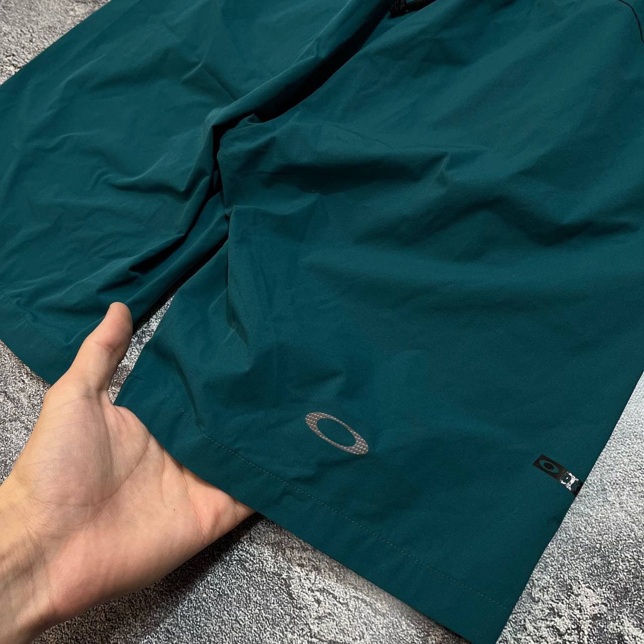 Oakley × Vintage Vintage Oakley Shorts Mini Logo Swimwear Surfing Style Y2K Size US 33 - 2 Thumbnail