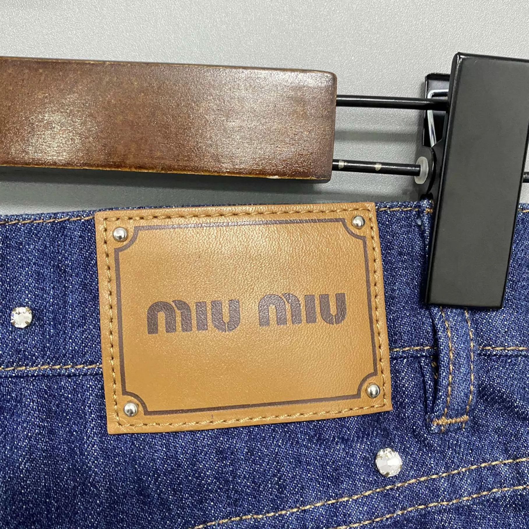 Miu Miu MIUMIU Crystal Leather Logo Jeans 25 99 New Size 25" / US 0 / IT 36 - 5 Thumbnail