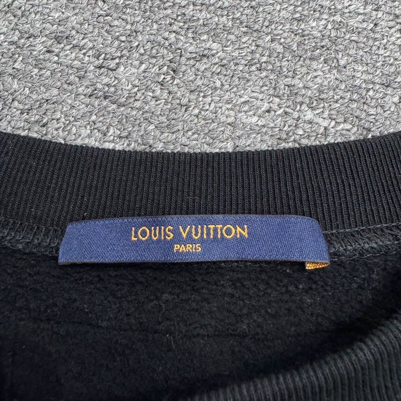 Louis Vuitton louis vuitton black sweatshirt with logo. Size US S / EU 44-46 / 1 - 3 Thumbnail