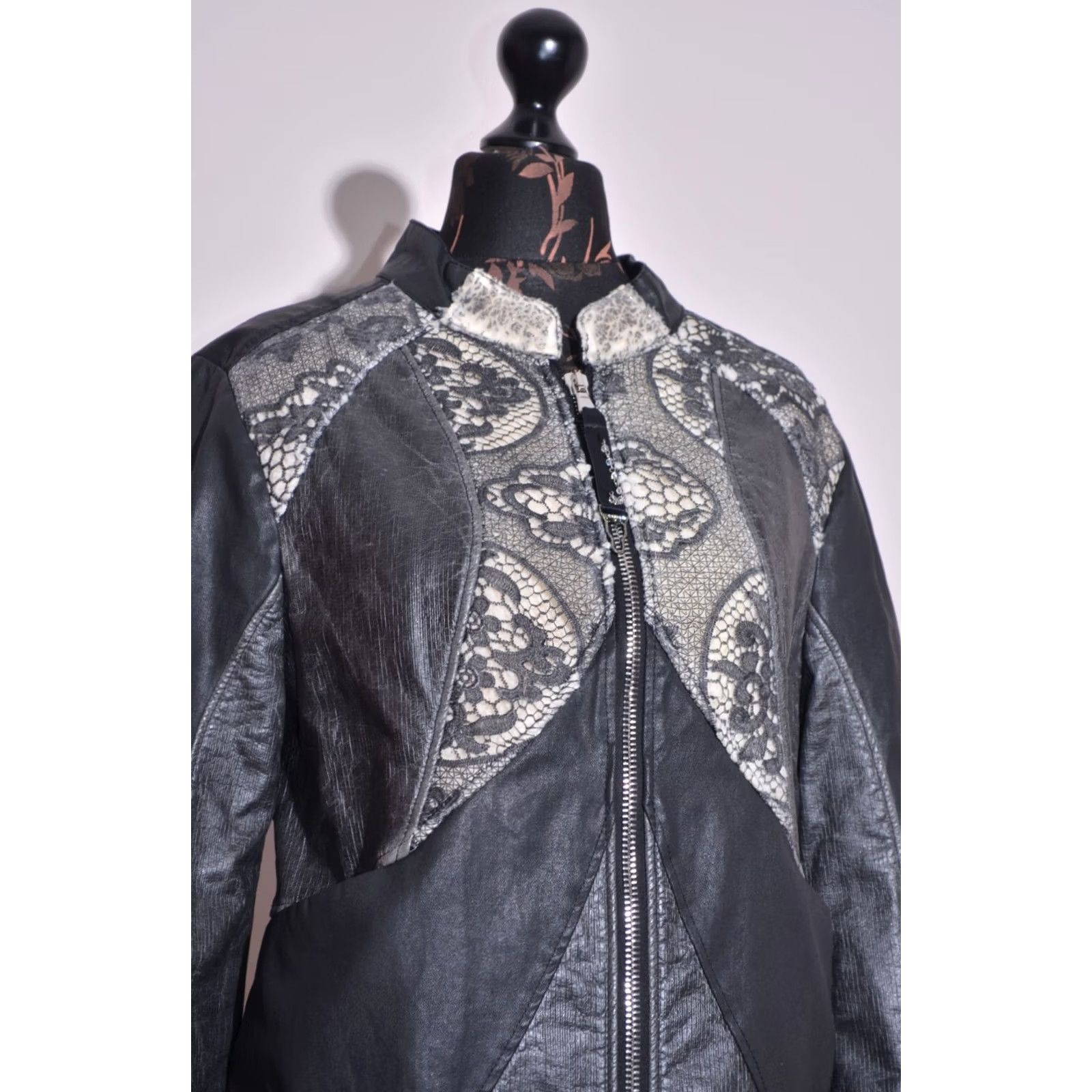 Vintage ELISA CAVALETTI Women's Jacket Full Zip with Pockets Lace Details M-L Jacket Womens Black Size M / US 6-8 / IT 42-44 - 3 Thumbnail