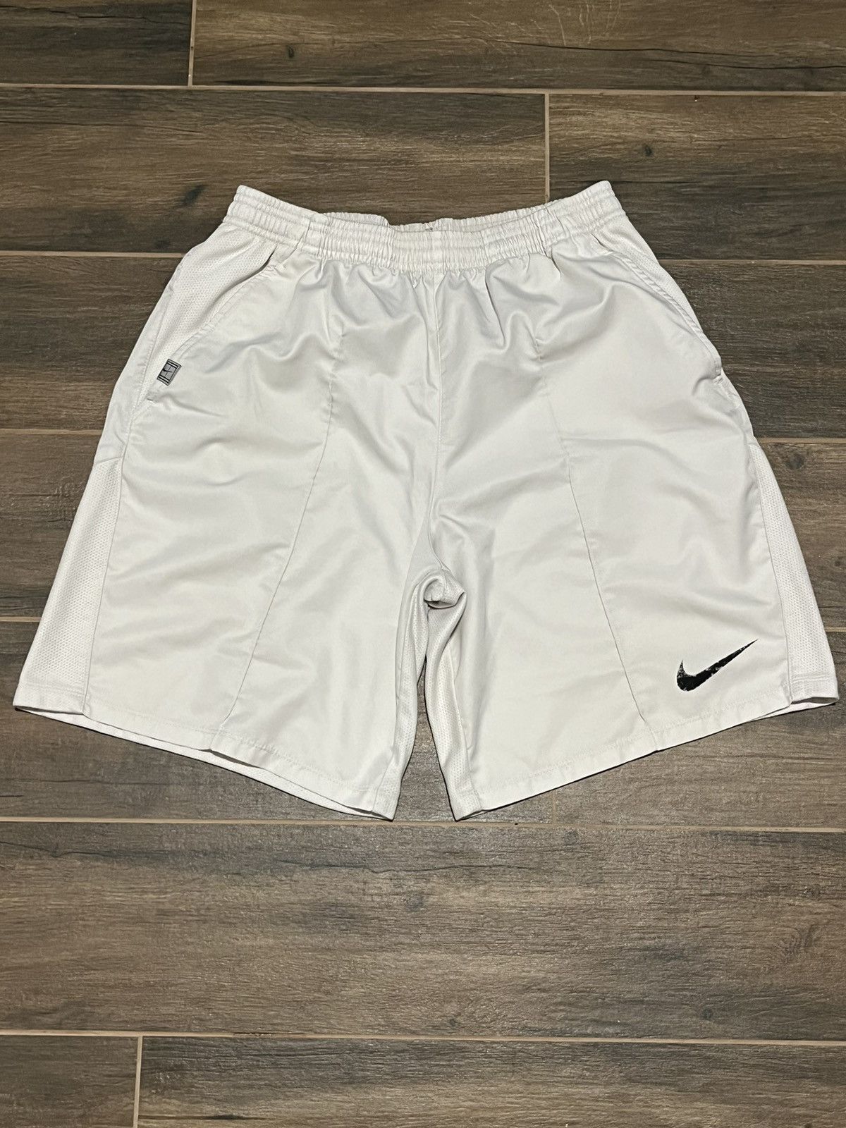 Nike × Vintage Vintage Nike Court Shorts Y2K Size US 32 / EU 48 - 1 Thumbnail