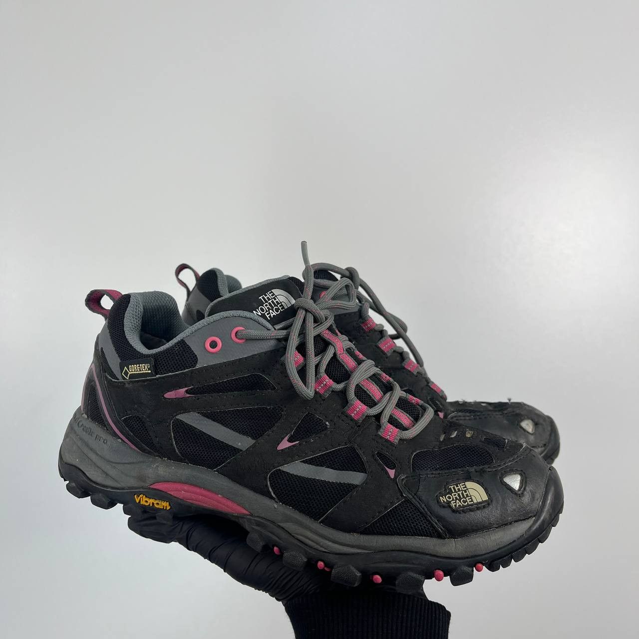 The North Face The North Face Womens Gore Tex Hiking Trail Shoeso Size 38 Size US 8 / IT 38 - 1 Thumbnail