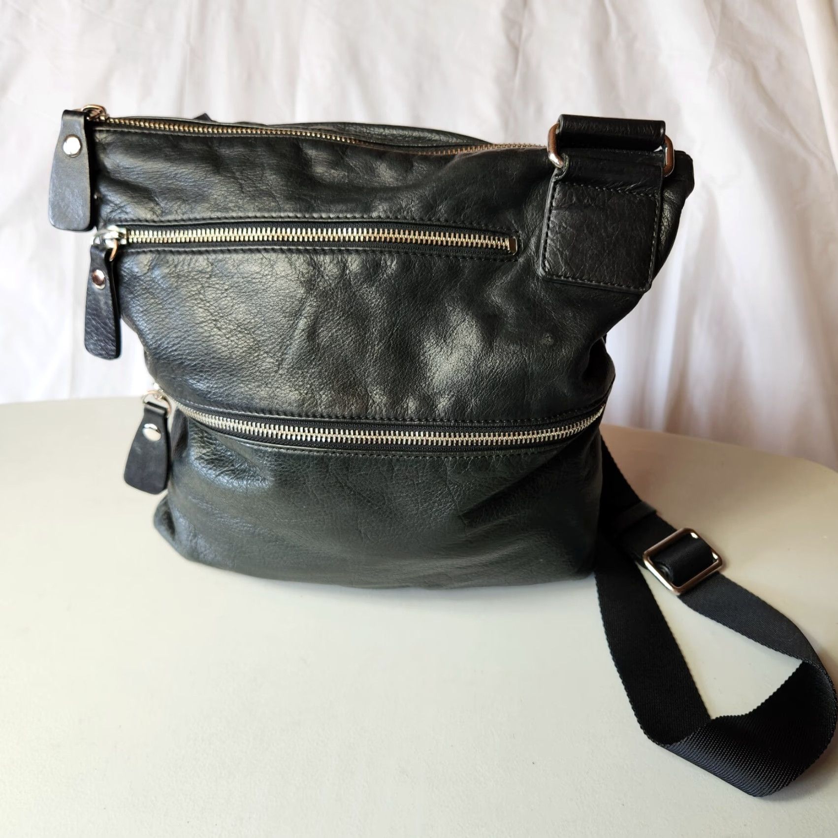Buttero Margot Womens Purse Crossbody Leather Black Butter Soft Double Zipper Size ONE SIZE - 2 Thumbnail