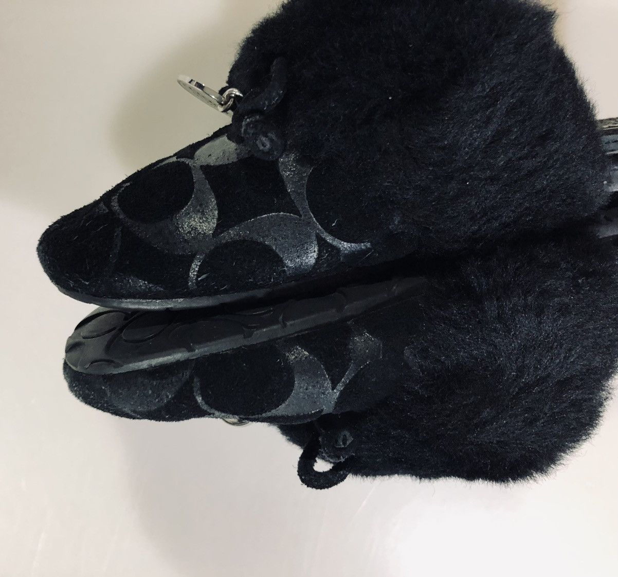 Coach Coach carra black suede/shearling logo slides 6 Size US 6 / IT 36 - 8 Thumbnail