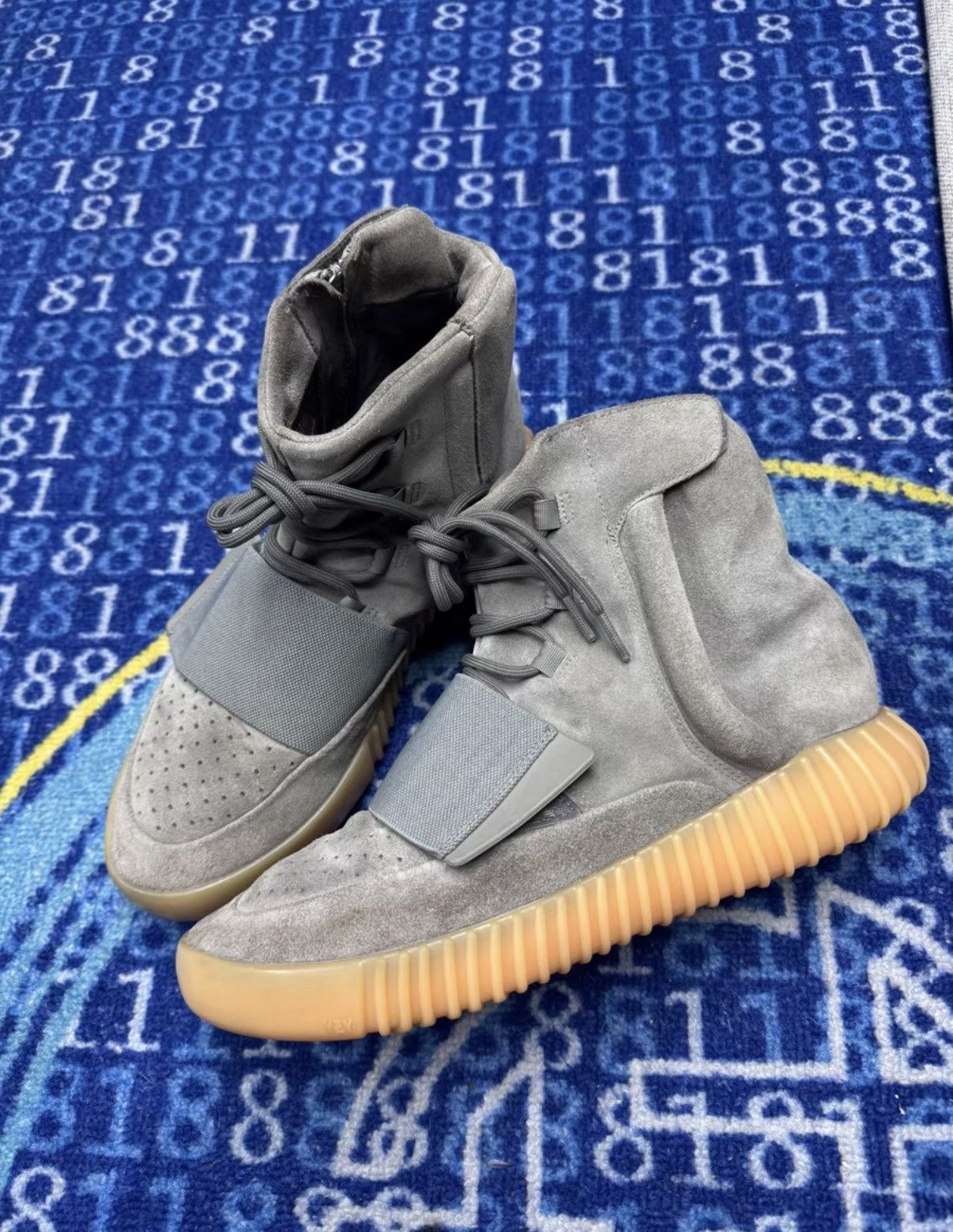 Adidas Adidas Yeezy 750 Light Grey BB1840 K37 Size US 10 / EU 43 - 1 Thumbnail