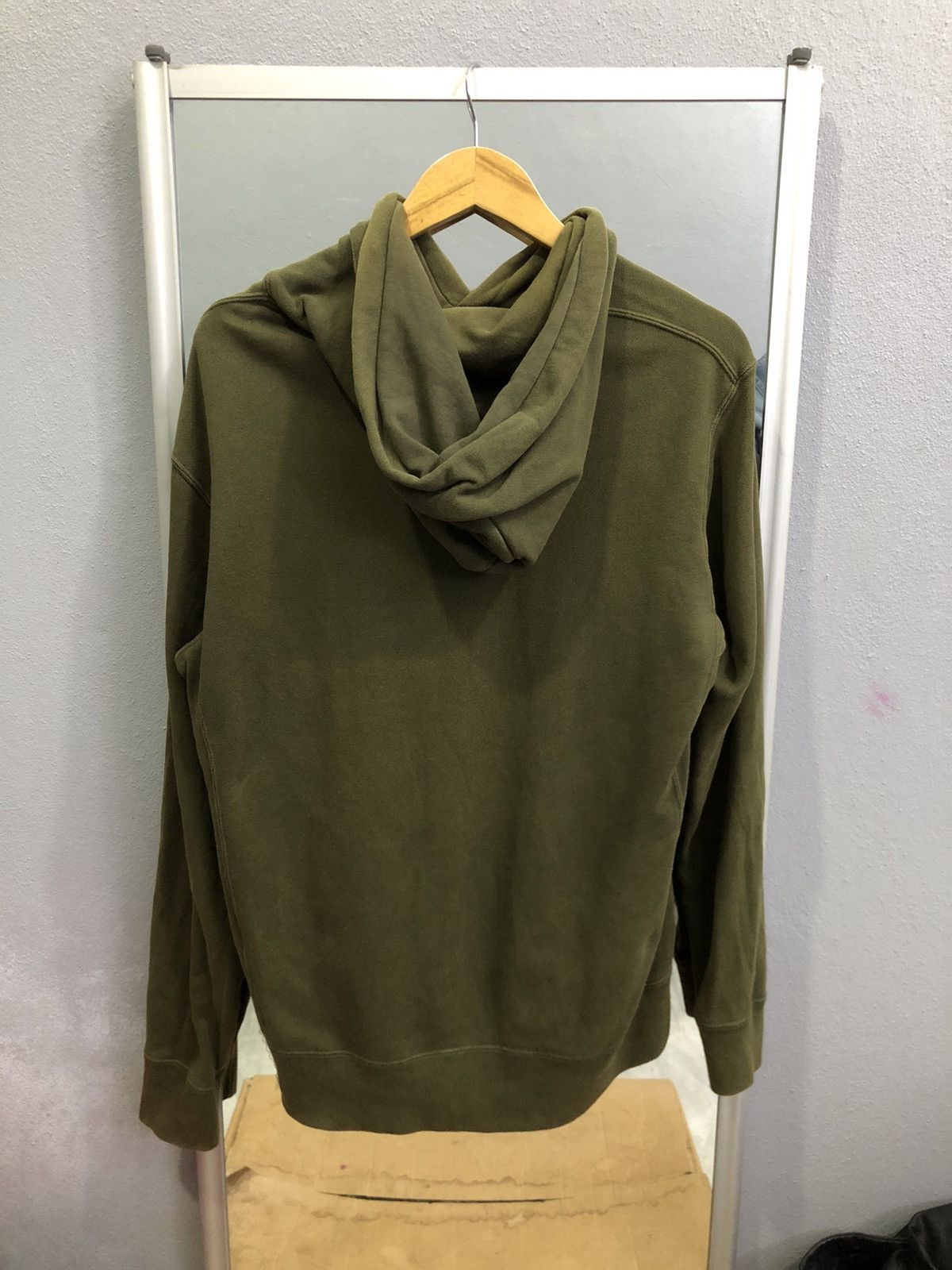 Japanese Brand × Uniqlo Uniqlo Olive Faded Hoodie – Yeezy Vibe Size US M / EU 48-50 / 2 - 6 Thumbnail