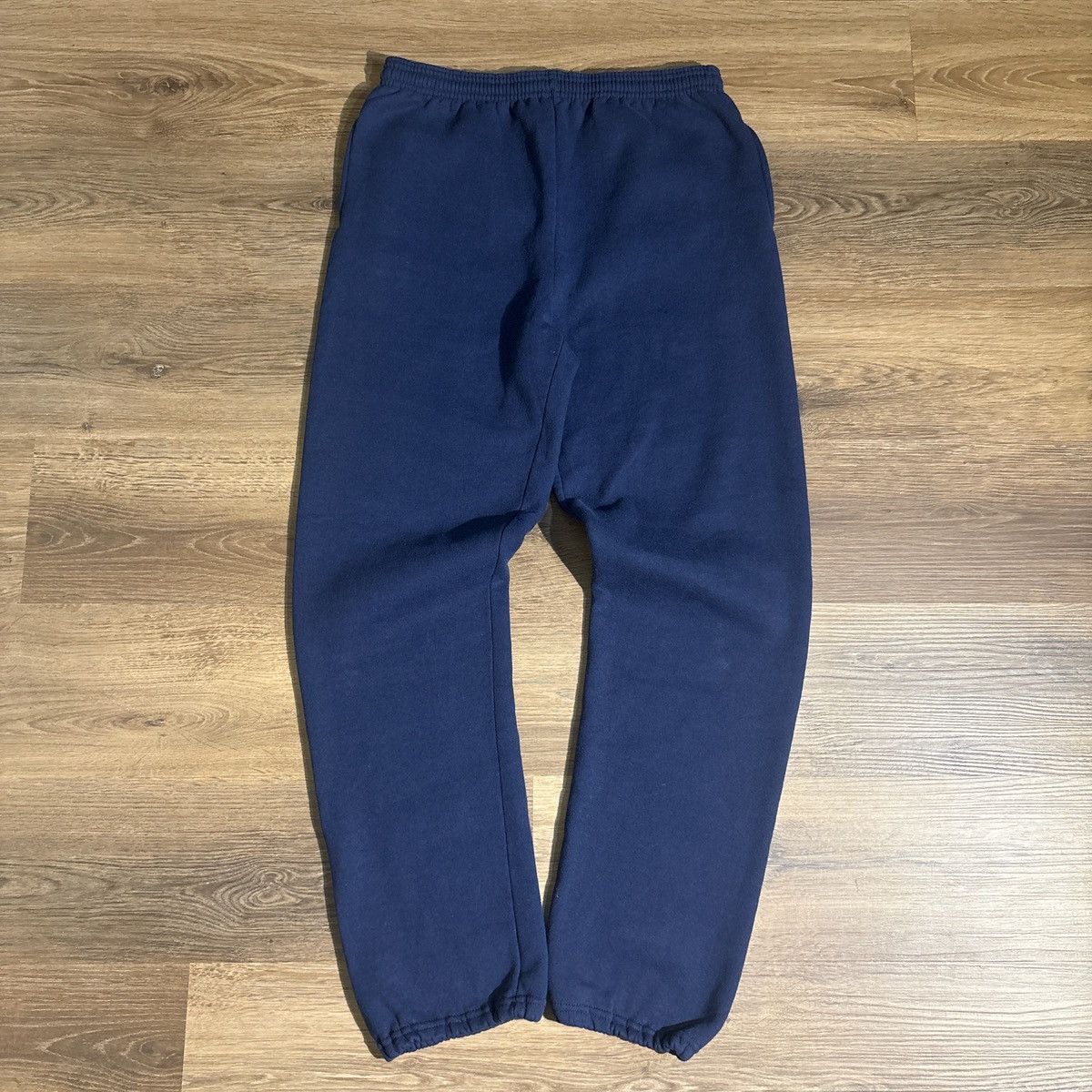 Vintage Vintage Russell Athletic Navy Sweatpants Size XL Size US 36 / EU 52 - 1 Thumbnail