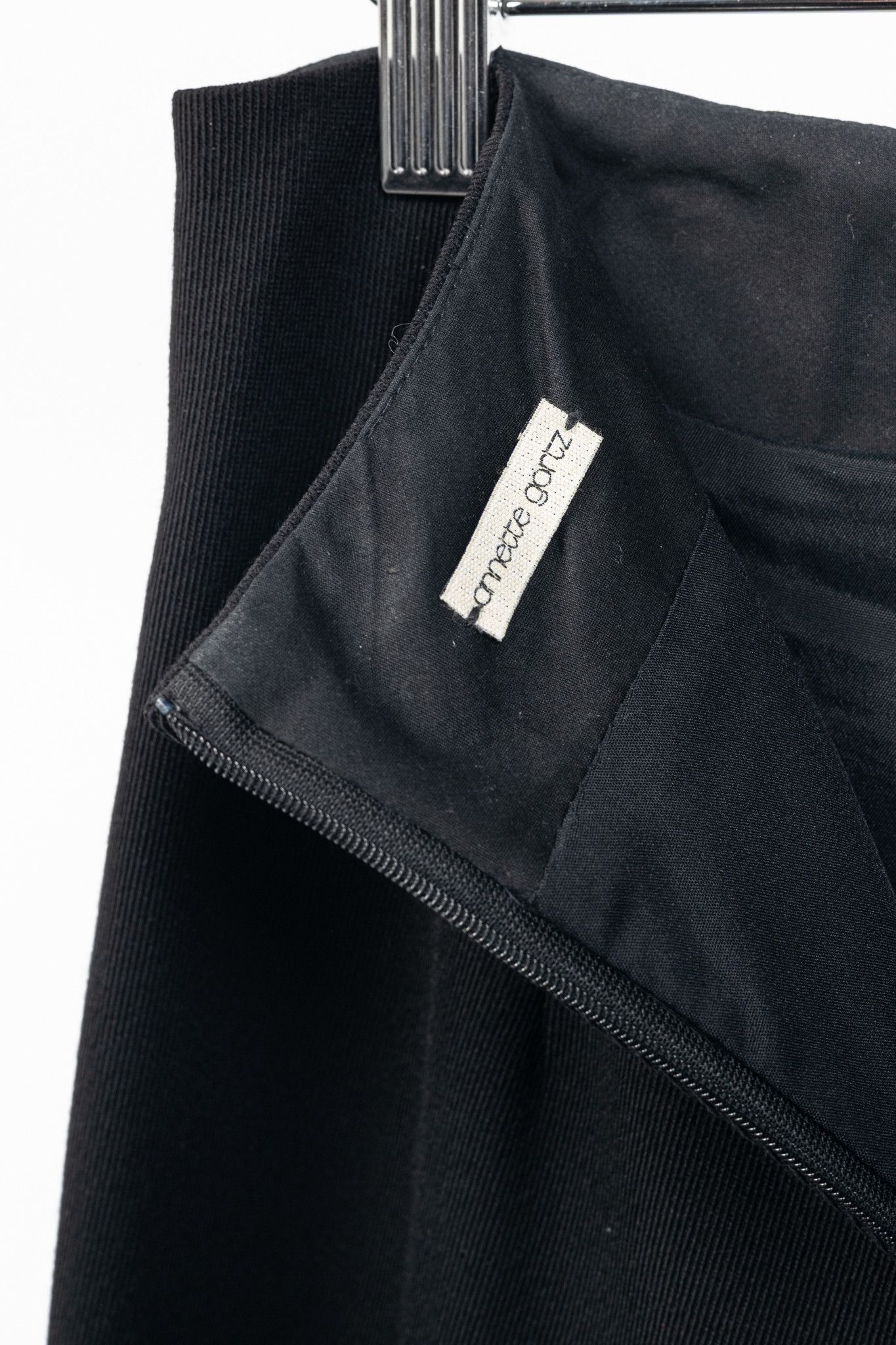 Annette Gortz Annette Gortz AW/13 Kami Black Wool-Twill Midi Pencil Skirt Size 28" / US 6 / IT 42 - 4 Thumbnail