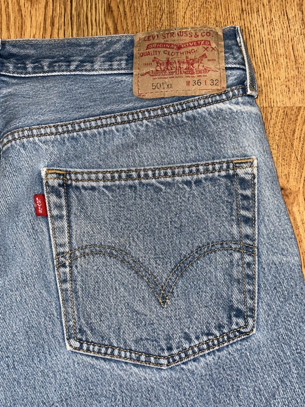 Vintage Vtg Levi's 501XX Faded Jeans Y2K 2002 Whiskering Fading Size US 34 / EU 50 - 3 Thumbnail