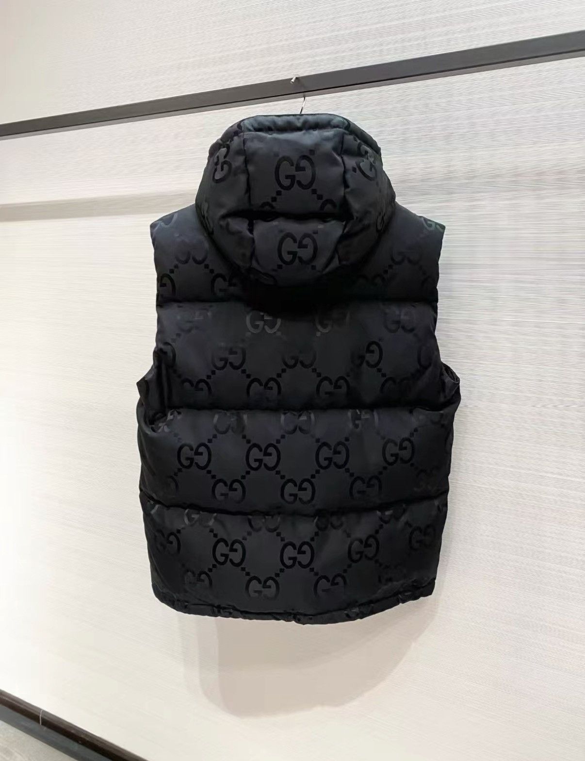 Gucci Gucci All-Over Logo Down Vest Hooded Gilet J33 Size US S / EU 44-46 / 1 - 2 Thumbnail