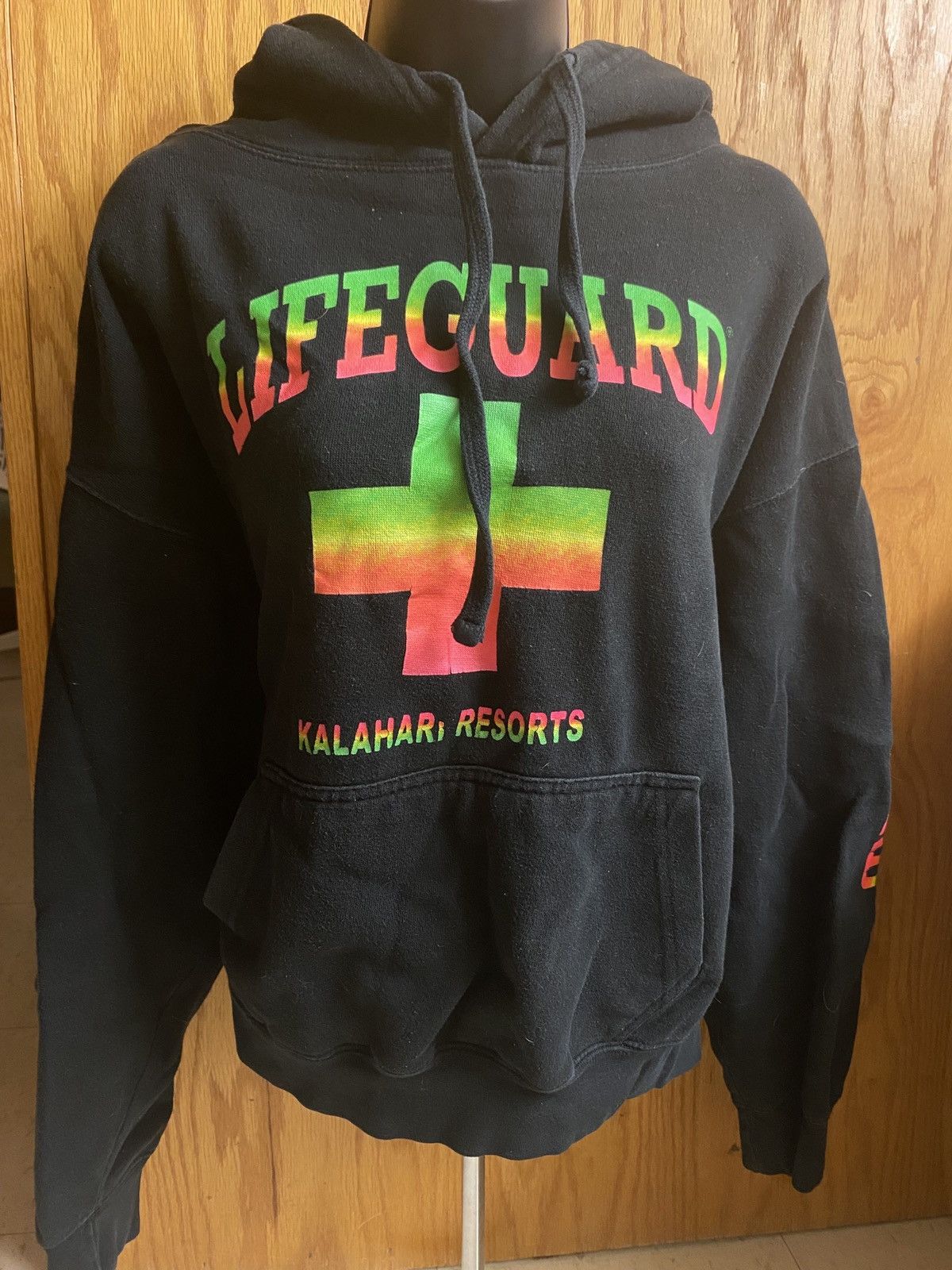Other Wisconsin Dells Kalahari Lifeguard Hoodie Size XL / US 12-14 / IT 48-50 - 1 Thumbnail