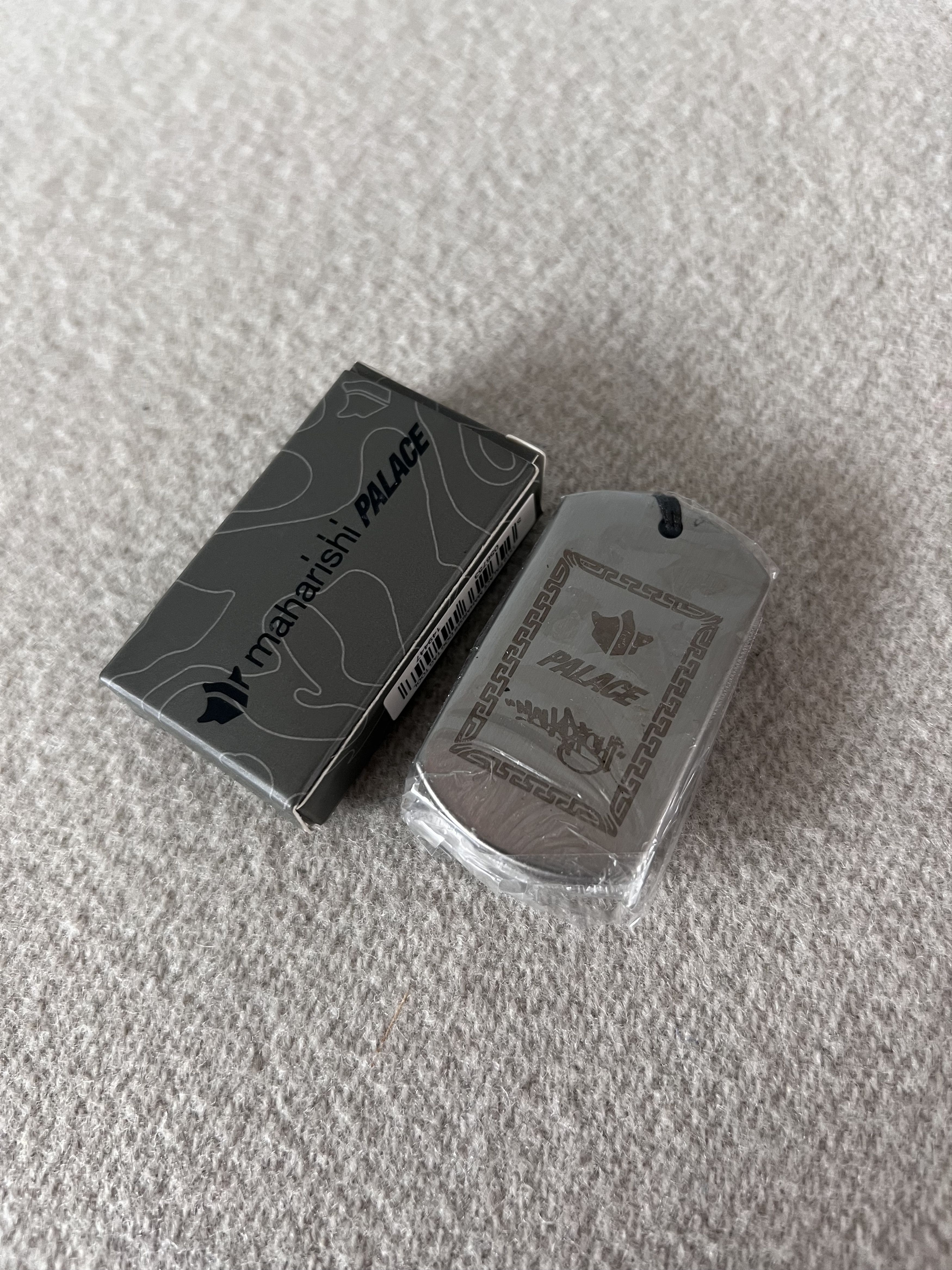 Maharishi × Palace Palace Maharishi Dog Tag Tool Size ONE SIZE - 2 Thumbnail