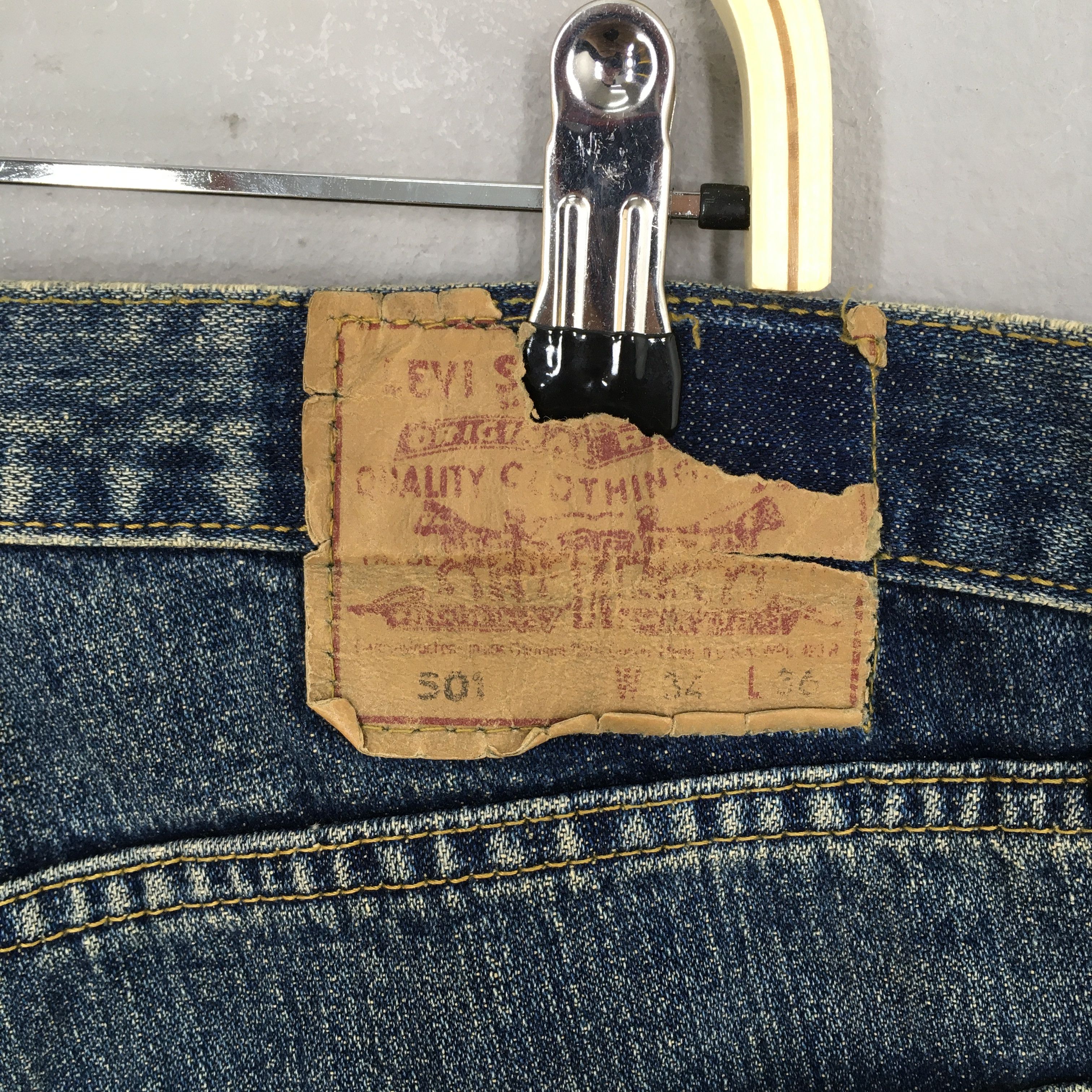 Jean Size 33x33 Vintage Y2K Levi's 501 Faded Blue Jeans Size US 33 - 14 Thumbnail