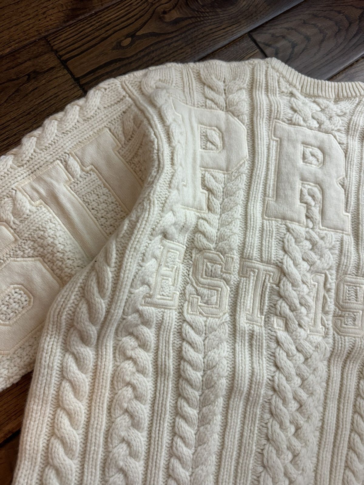 supreme Appliqué Cable Knit Sweater 紺Sトップス