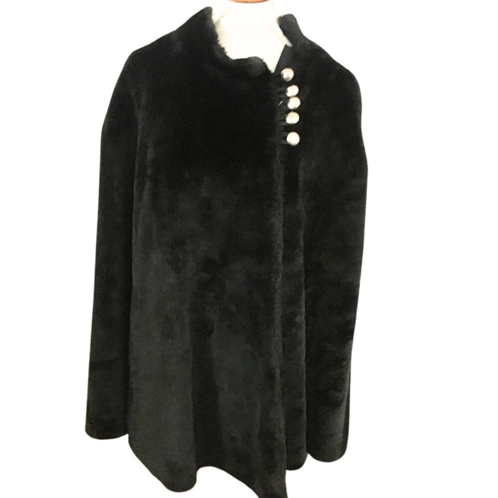 Vintage Rare Vintage Faux Fur Cape, Silver Buttons, 1970s Size M / US 6-8 / IT 42-44 - 9 Thumbnail