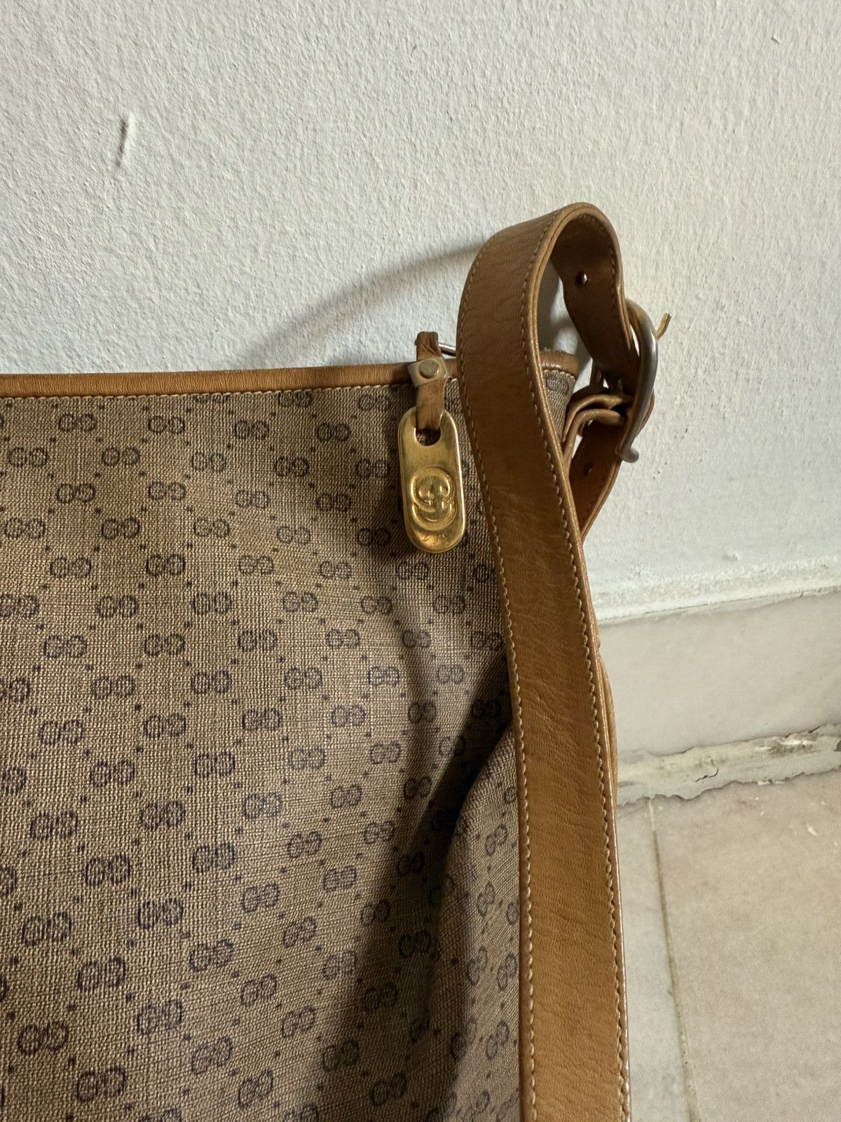Gucci Vintage 90s Gucci Micro GG Supreme shoulder bag in beige PVC Size ONE SIZE - 9 Thumbnail