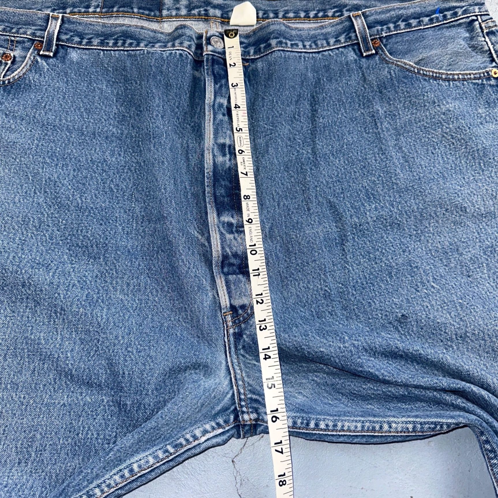 Levi's VINTAGE Levi's 501 Jeans Men 56 Regular Mid Rise Straight Leg Light Wash Denim 90s USA Size US 40 / EU 56 - 6 Thumbnail