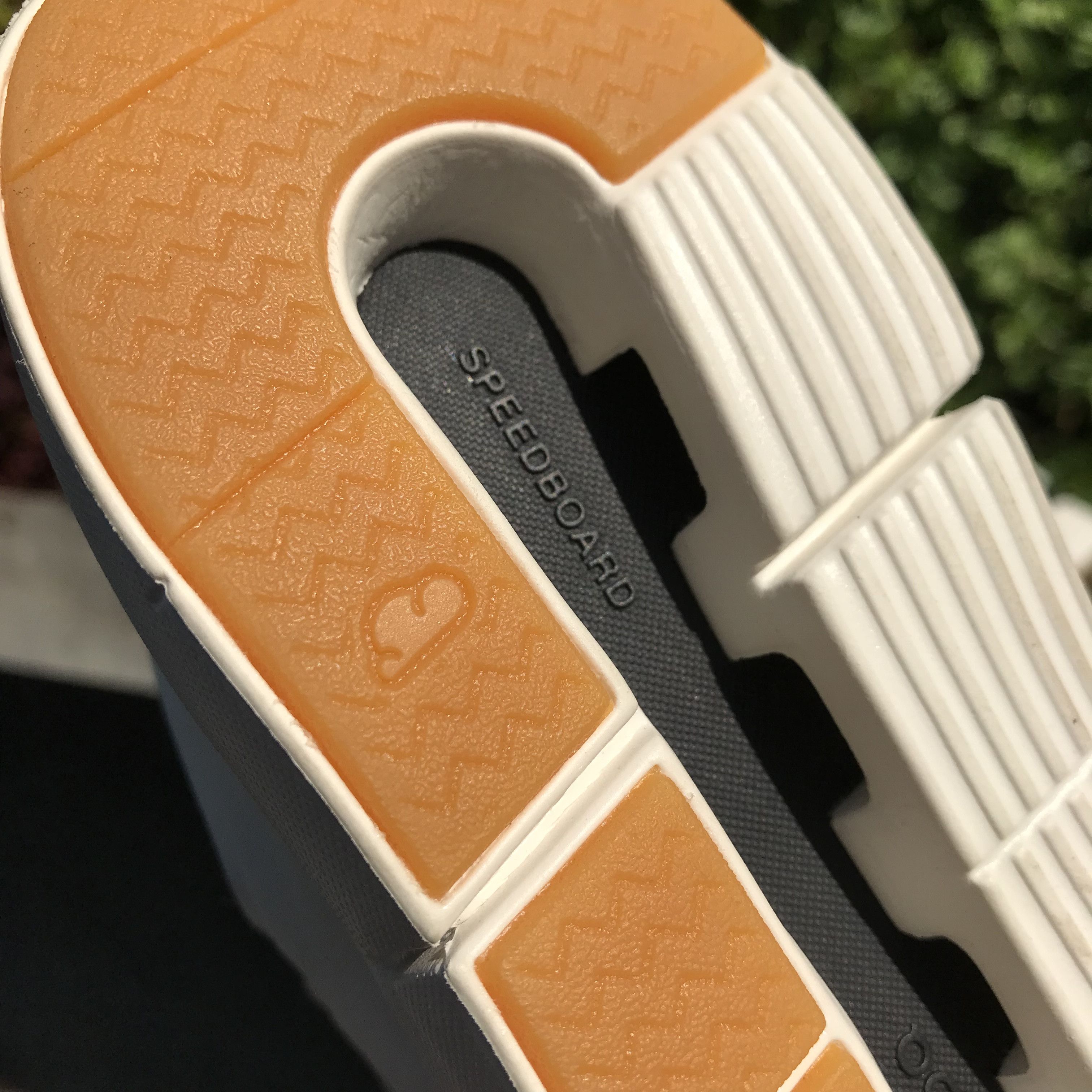 On On Cloud THE ROGER Advantage All White Bnwt Brand New Size US 5 / EU 37 - 9 Thumbnail