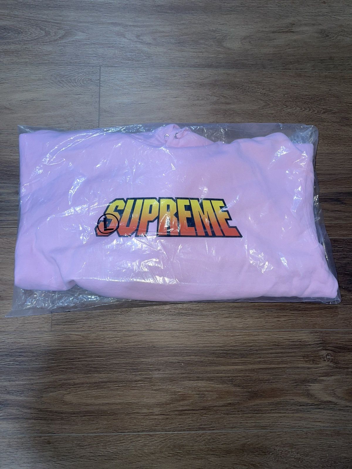 Supreme Supreme Gradient Hooded Sweatshirt Light Pink size Large Size US L / EU 52-54 / 3 - 6 Thumbnail