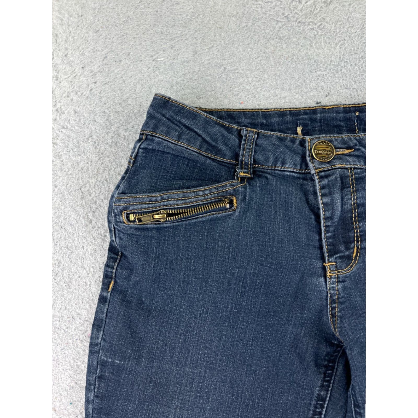 Vintage Democracy Shorts Womens 6 Blue Denim Cutoff Cotton Blend Raw Hem Low Rise 27x11 Size 28" / US 6 / IT 42 - 4 Thumbnail