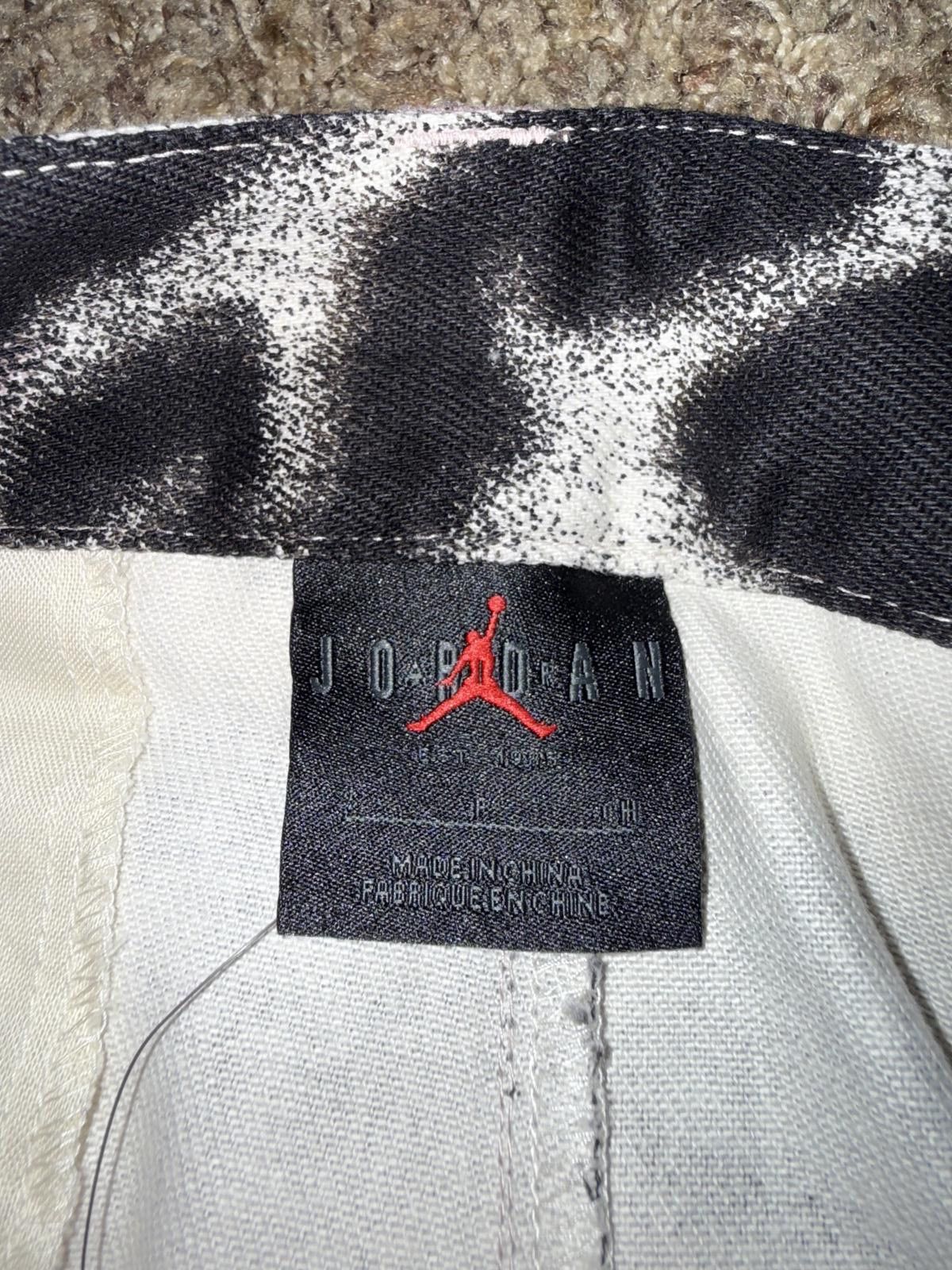 Nike Air Jordan Chicago Women's Animal Printed Pants Sample Size 28" / US 6 / IT 42 - 5 Thumbnail