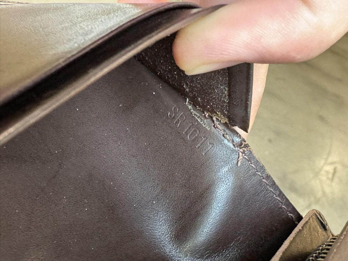 Louis Vuitton Louis Vuitton Epi Zip Wallet Brown Size ONE SIZE - 7 Thumbnail