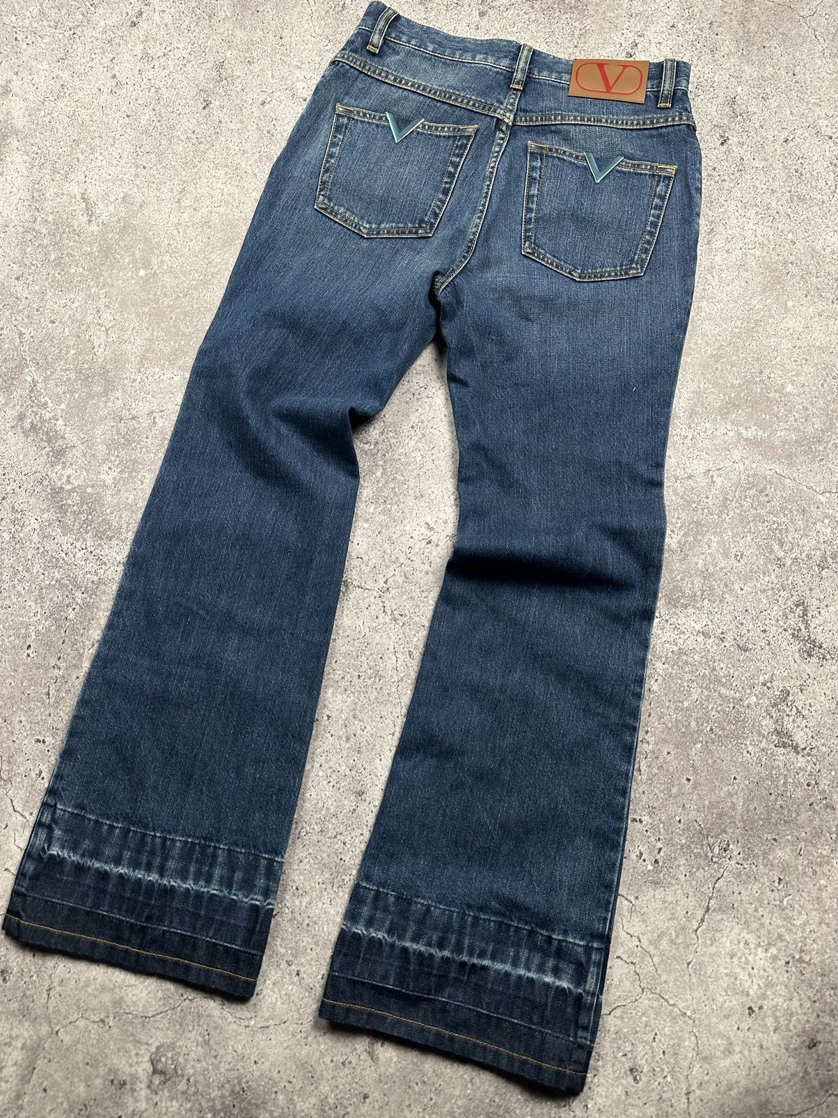 Valentino Valentino Garavani Flared Jeans Pants Metal Logo RRP 850€+ Size 27" / US 4 / IT 40 - 2 Thumbnail