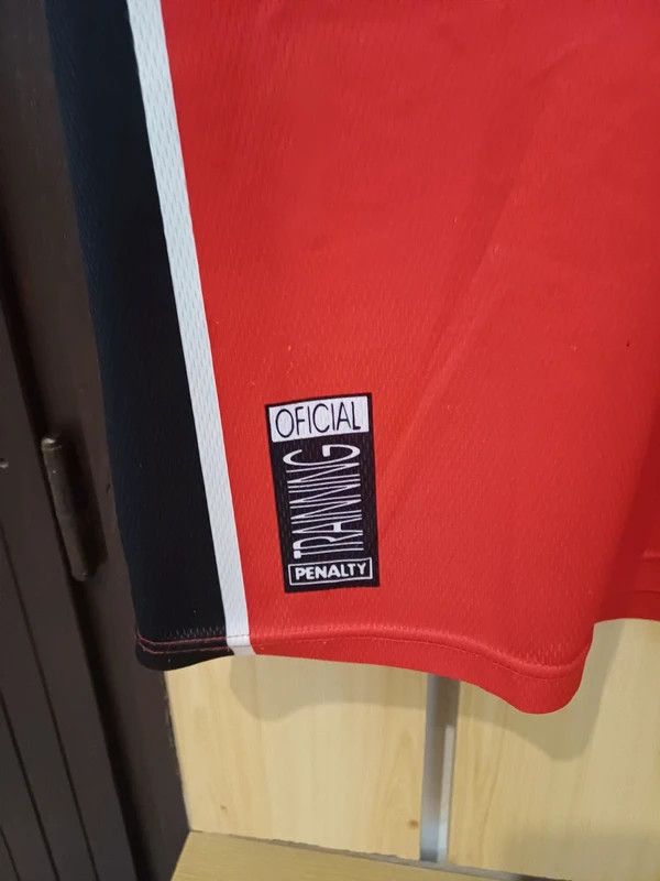 Penalty Rarity: Original São Paulo FC(2000-2001)Training Shirt Size US M / EU 48-50 / 2 - 9 Thumbnail