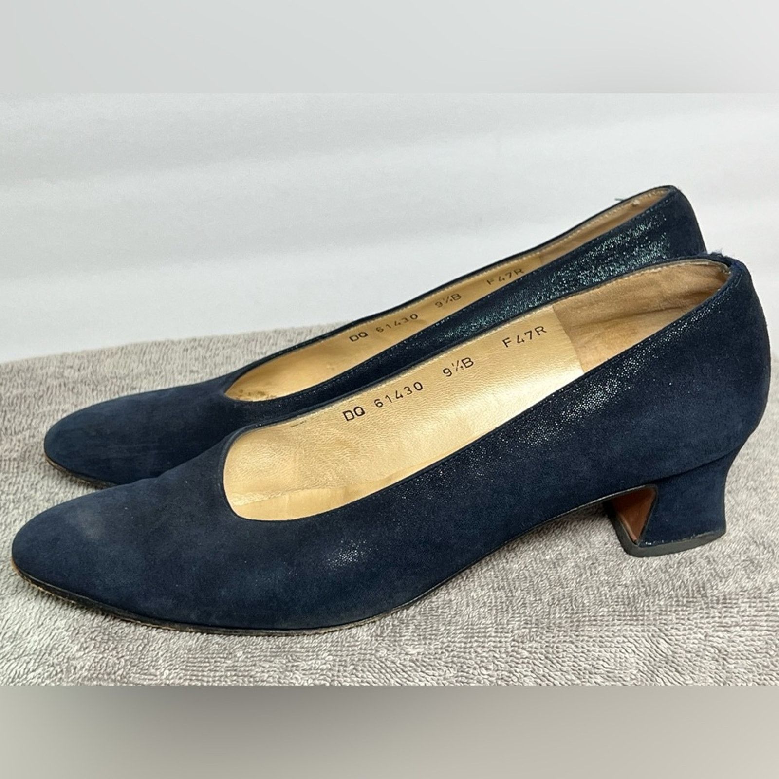 Salvatore Ferragamo Salvatore Ferragamo Women's Heel Pump 9.5 B Made in Italy Size US 9.5 / IT 39.5 - 1 Thumbnail