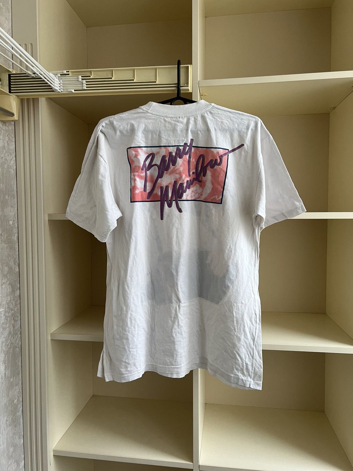 Band Tees Vintage 1991 Barry Manilow T-Shirt Music Tee Size L Size US L / EU 52-54 / 3 - 11 Thumbnail