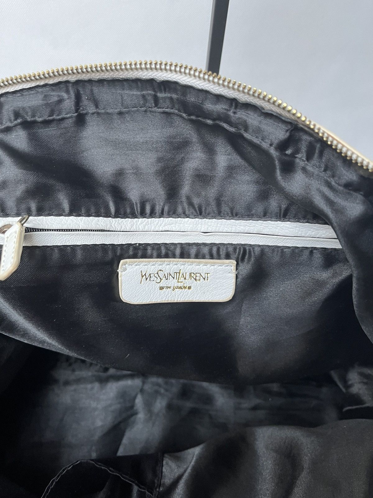 Yves Saint Laurent Yves Saint Laurent rive gauche Muse white leather hand bag Size ONE SIZE - 24 Thumbnail