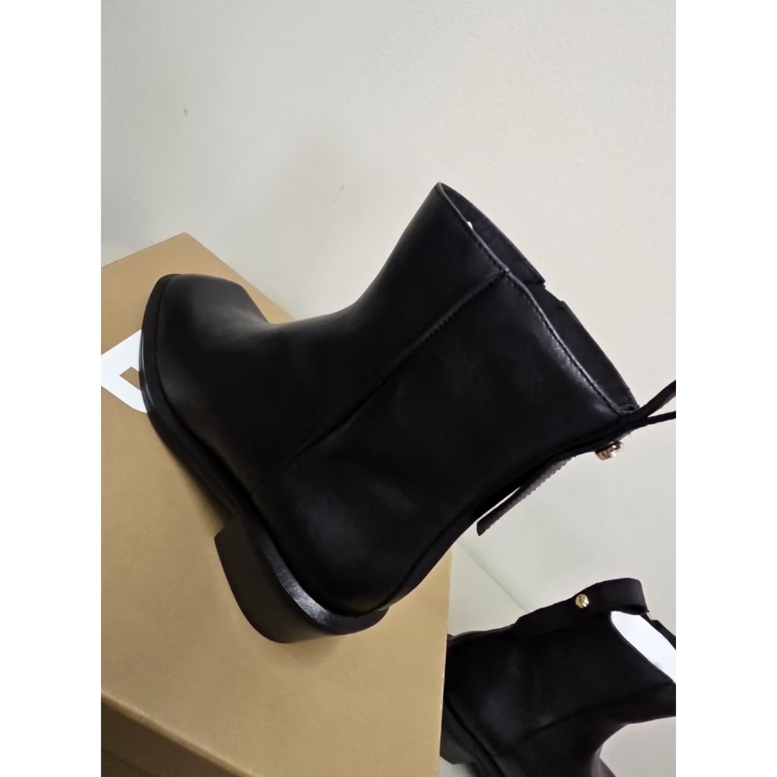 Hugo Boss VINTAGE? No. Size US 9 / IT 39 - 6 Thumbnail