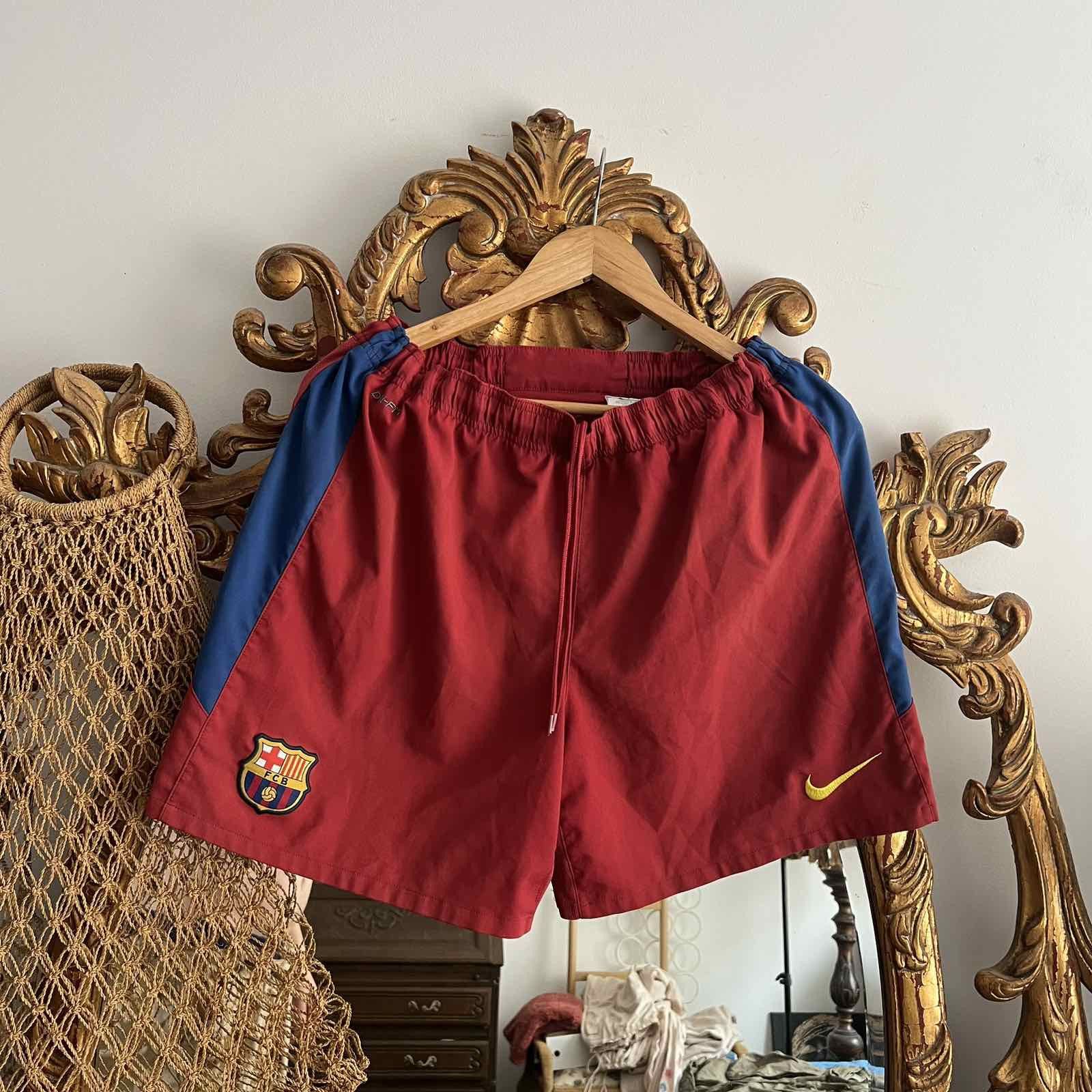Nike × Vintage Vintage Nike F.C Barcelona Shorts Sz M Size US 34 / EU 50 - 1 Thumbnail