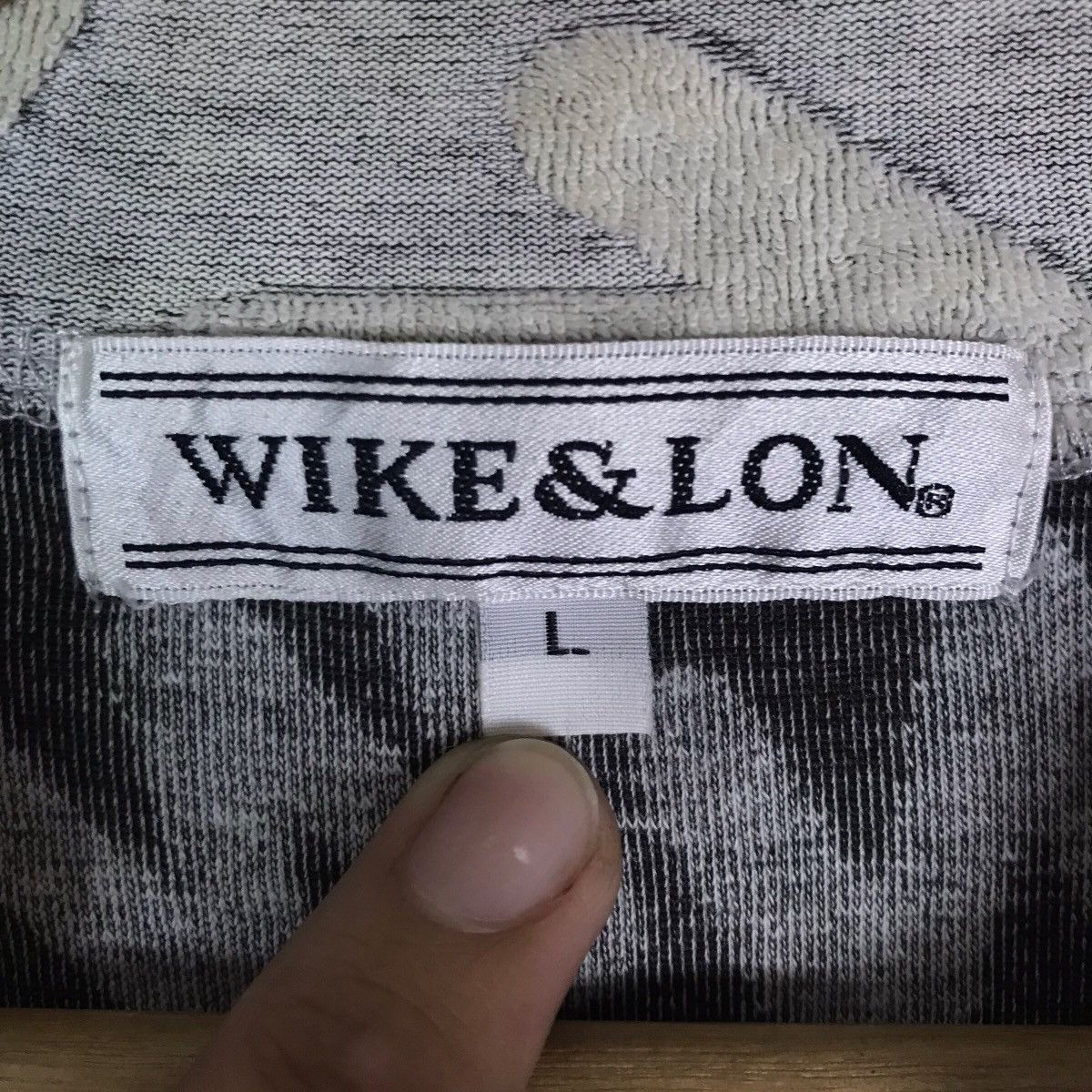 Vintage Vintage Wike and Lon Alloverprint Half Zip Shirt Size US L / EU 52-54 / 3 - 9 Thumbnail