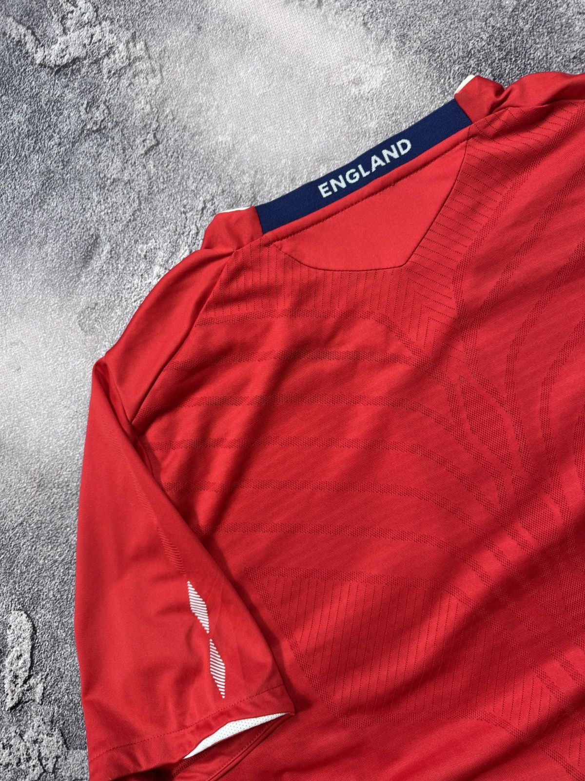 Umbro England 2008-2010 Away Football Shirt — Red Size US XL / EU 56 / 4 - 5 Thumbnail