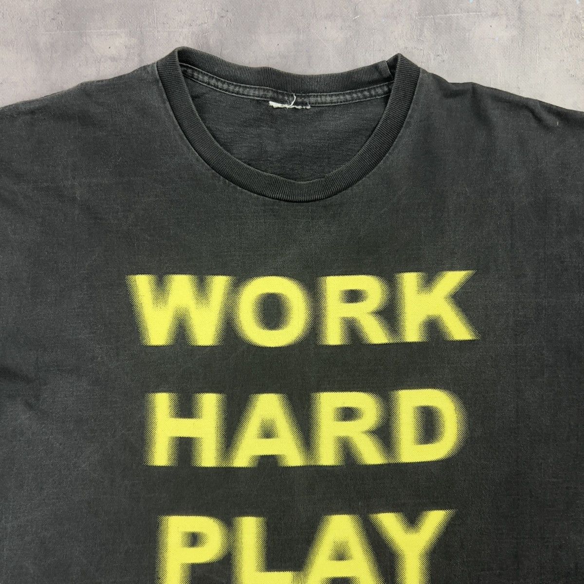 Other Rare! Vintage Work Hard Play Hard 3D Logo Tee 00s Size US L / EU 52-54 / 3 - 4 Thumbnail