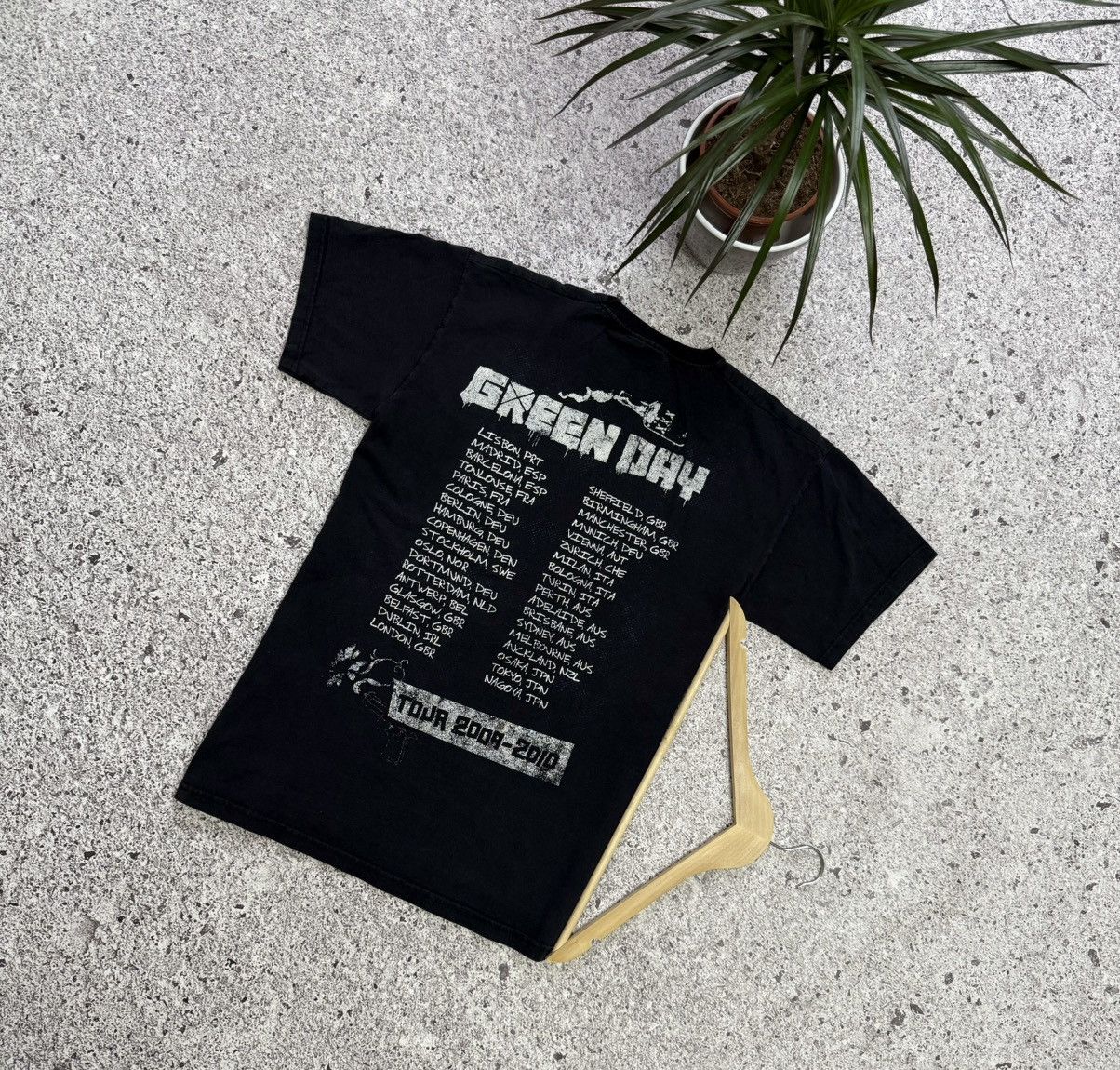Band Tees × Vintage Green Day 21st Century Breakdown Tour 2009 - 2010 T-Shirt Size US M / EU 48-50 / 2 - 2 Thumbnail