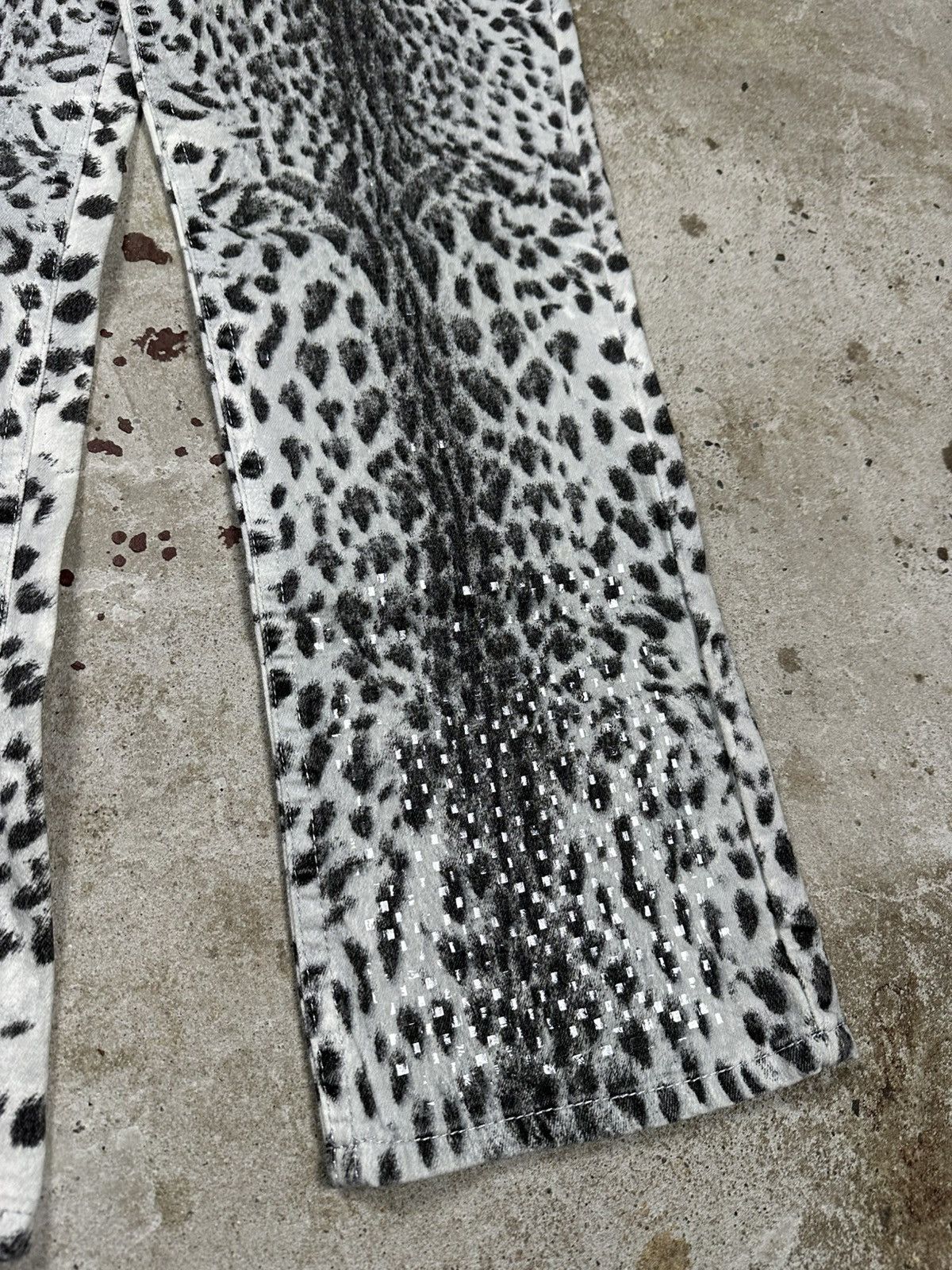 Roberto Cavalli Vintage SS2000 Roberto Cavalli Leopard Skin Print Pants Size 25" / US 0 / IT 36 - 5 Thumbnail