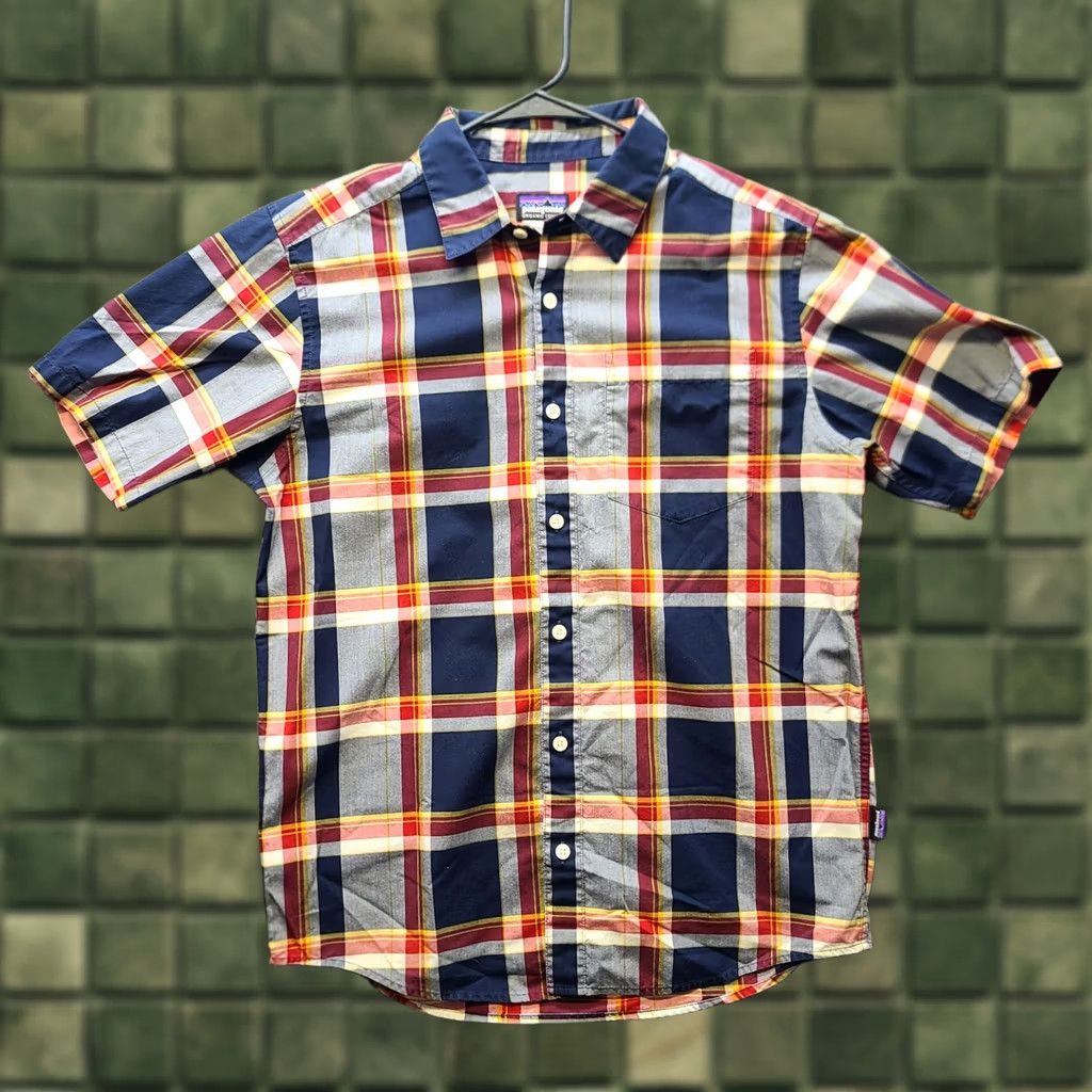 Patagonia Patagonia Shirt Mens S Regular Short Sleeve Plaid Button-Up Casual Outdoor Size US S / EU 44-46 / 1 - 1 Thumbnail
