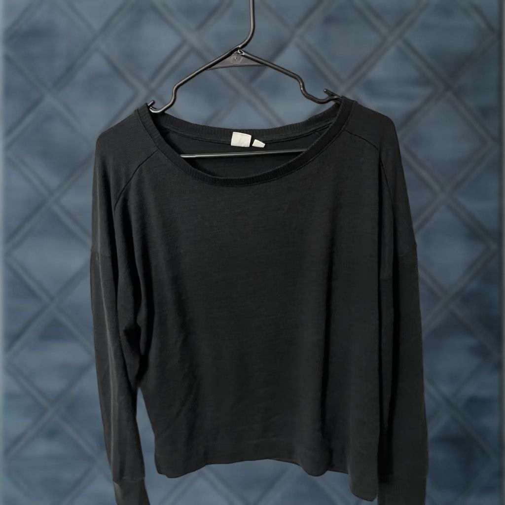 Gap GAP Raglan Long Sleeve Pullover Sweatshirt Black Size S Polyester Rayon Spandex Logo Casual Preppy Womens Size S / US 4 / IT 40 - 1 Thumbnail