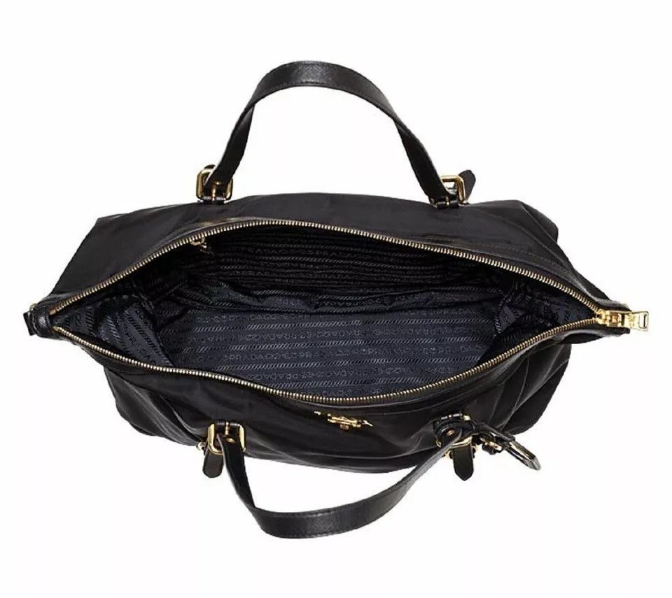 Prada o1srvl11e0624 Size: OS / Shoulder Bag in Black Size ONE SIZE - 4 Thumbnail