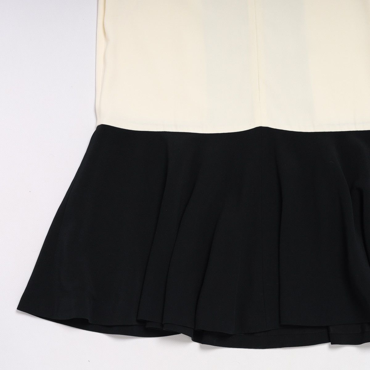 Alexander McQueen Alexander McQueen Dress Acetate Rayon Cream Black Pink Size M / US 6-8 / IT 42-44 - 9 Thumbnail