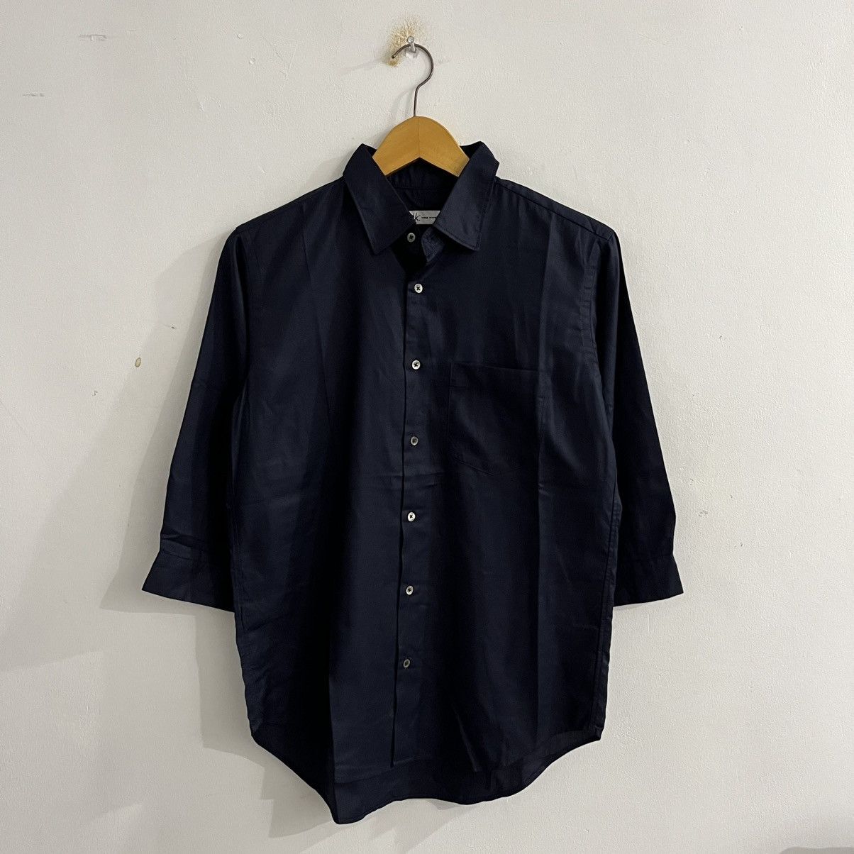 Japanese Brand Takeo Kikuchi Basic Darknavy 3/4 Sleeve Shirt Size US S / EU 44-46 / 1 - 1 Thumbnail