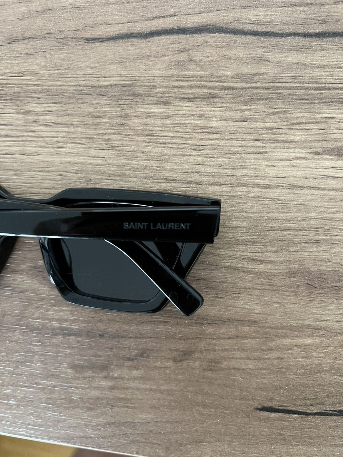 Saint Laurent Paris Saint Laurent sunnies with a cat eye effect Size ONE SIZE - 10 Thumbnail
